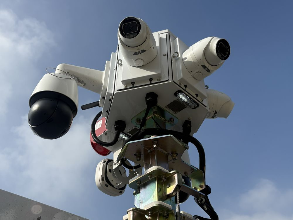 Visible Deterrence kit (Mast Light, Sign)